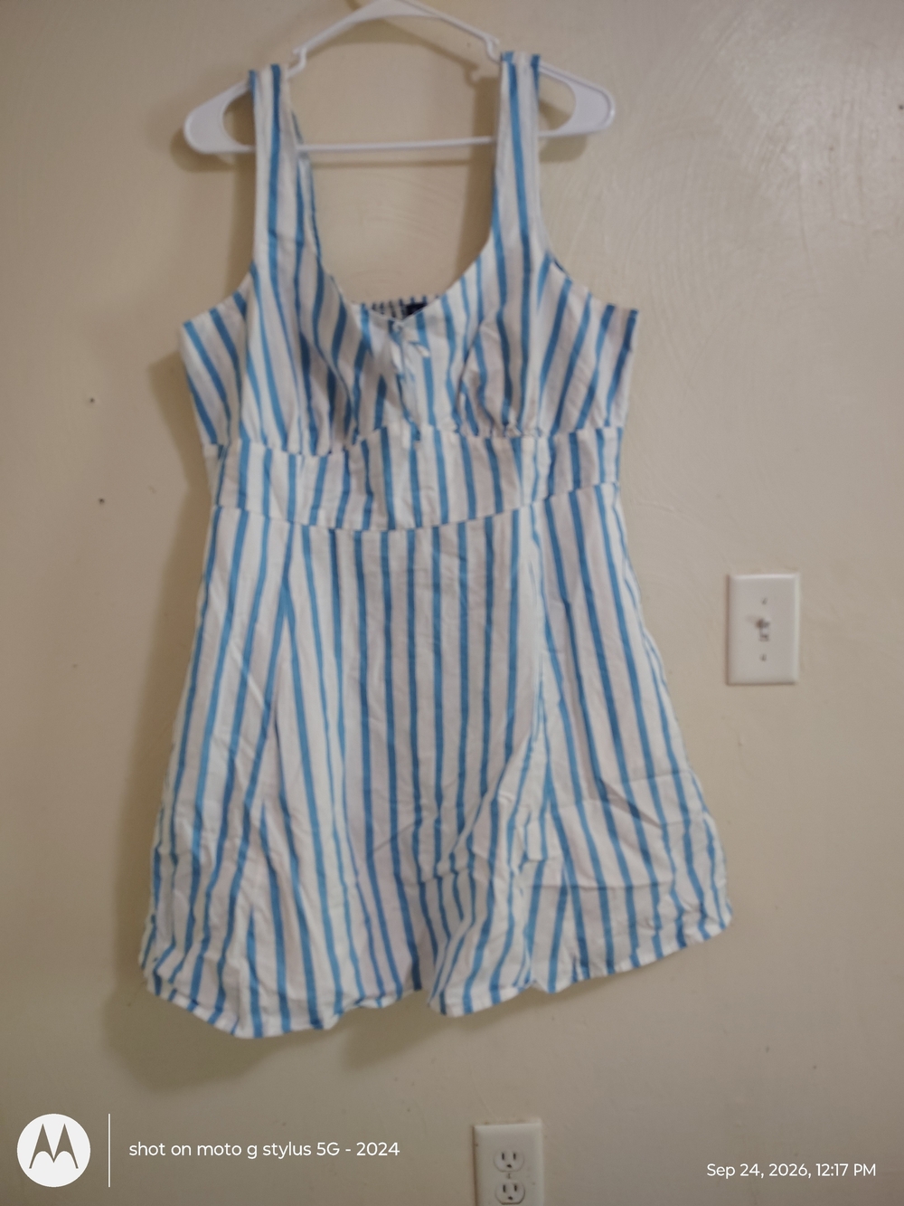 Old Navy Women’s XL Blue/White Striped Smocked Sleeveless Mini Dress